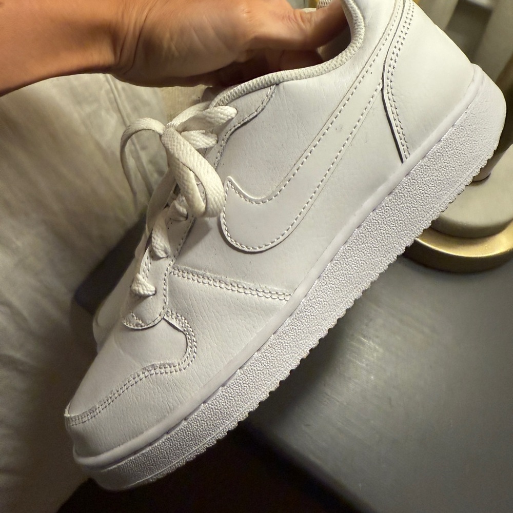 Nike Women's Ebernon Low Sneaker, White/White, 9